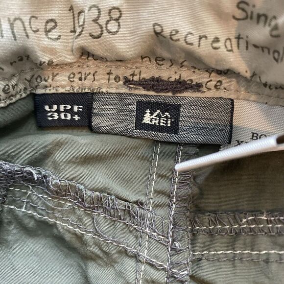 R.E.I. Boys Nylon Hiking Gorpcore Cargo Shorts Size 16/18 - Picture 6 of 8